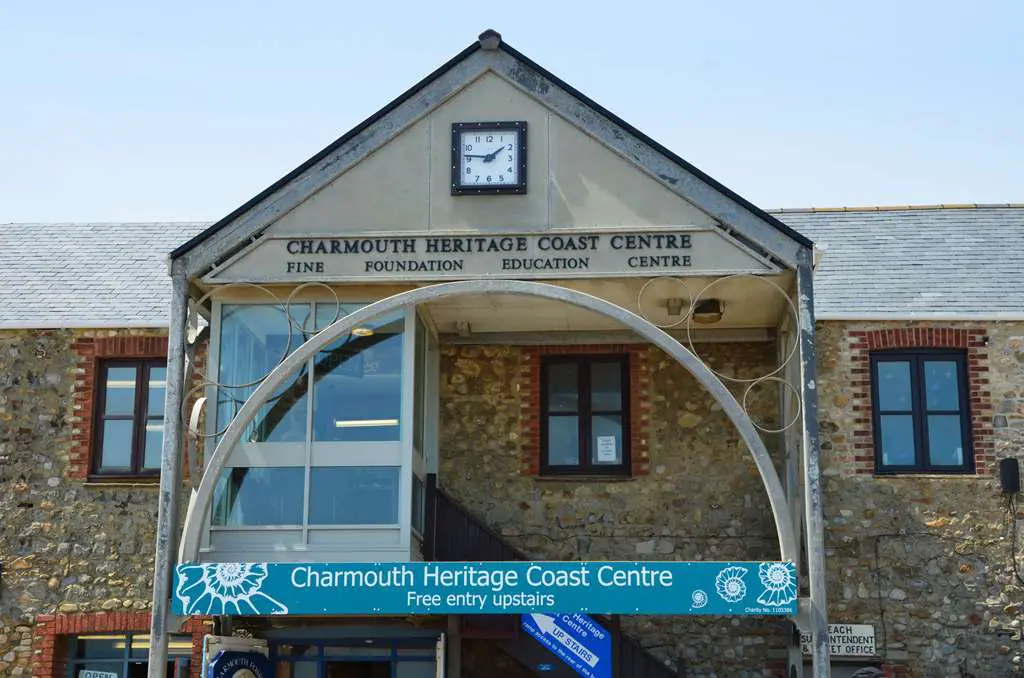 charmouth-coast-centre